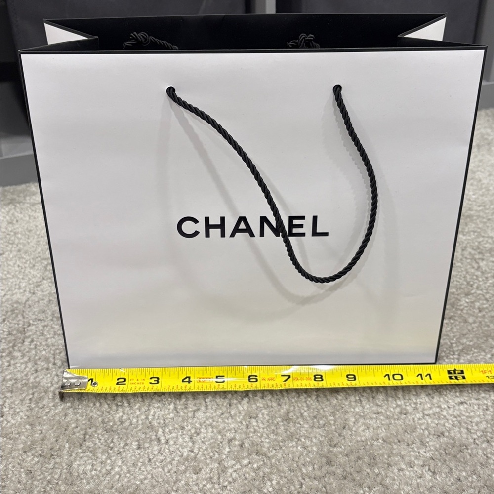 CHANEL Classic White and Black Gift Bag